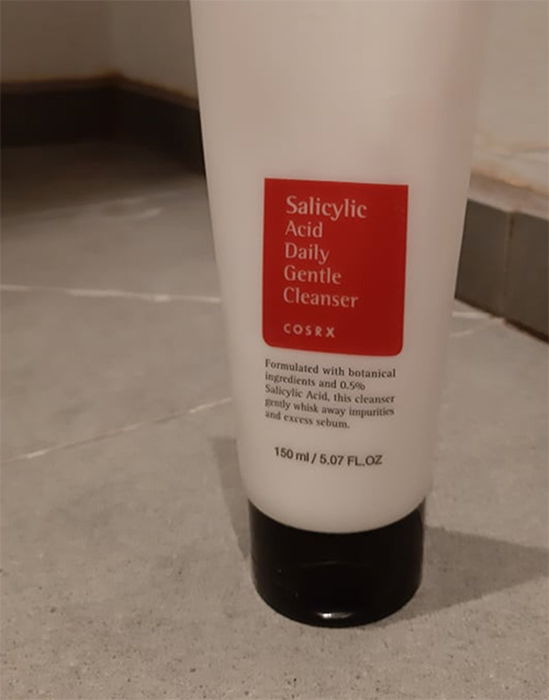 Thành phần axit salicylic làm sạch lỗ chân lông